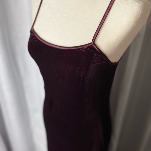 BISOU BISOU velour body con dress. - Picture 5 of 8